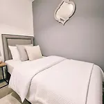 Modern 2-bed , Bradley Stoke, Nr Parkway Station, Free Parking Holiday home Bristol