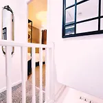Holiday home Modern 2-bed , Bradley Stoke, Nr Parkway Station, Free Parking Bristol