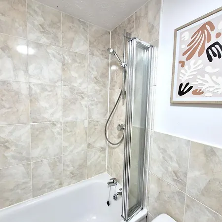 Sherbourne House - Modern 2 Bed Close To Parkway Station And Uwe Бристоль