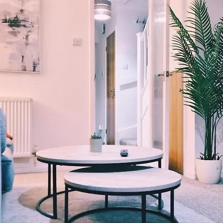 Modern 2-bed , Bradley Stoke, Nr Parkway Station, Free Parking Casa vacanze