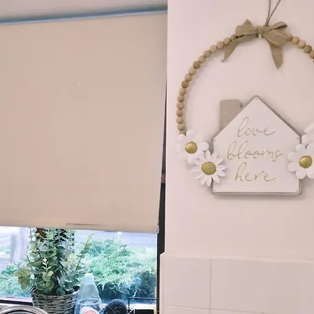 Modern 2-bed , Bradley Stoke, Nr Parkway Station, Free Parking Casa vacanze Bristol