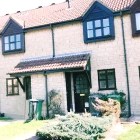 Casa vacanze Modern 2-bed , Bradley Stoke, Nr Parkway Station, Free Parking *