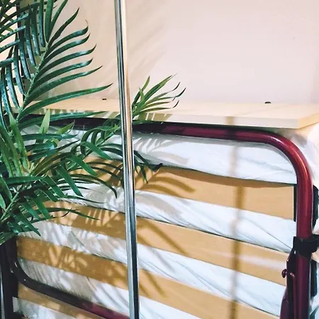 Ferienhaus Modern 2-bed , Bradley Stoke, Nr Parkway Station, Free Parking