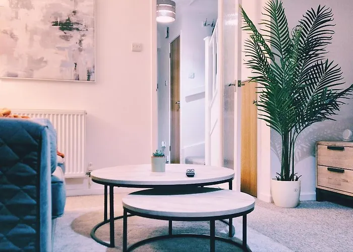 Modern 2-bed , Bradley Stoke, Nr Parkway Station, Free Parking Prázdninový dům