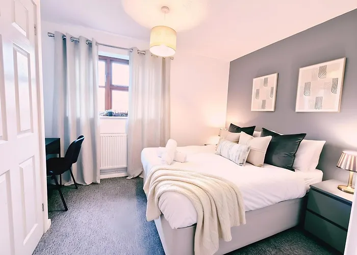 Prázdninový dům Modern 2-bed , Bradley Stoke, Nr Parkway Station, Free Parking Bristol