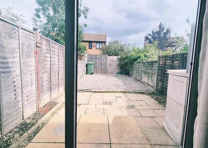 Modern 2-bed , Bradley Stoke, Nr Parkway Station, Free Parking Prázdninový dům